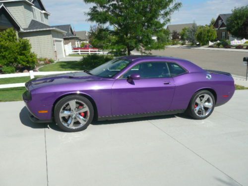 2010 dodge challenger srt 6.1 l