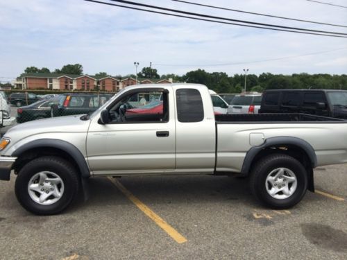 2001 toyota tacoma dlx extended cab pickup