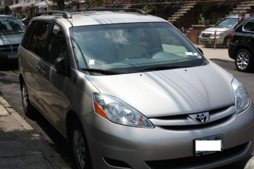 2008 toyota sienna le mini passenger van 5-door 3.5l