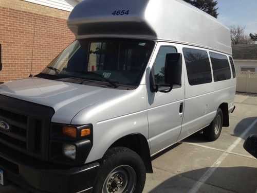 2008 ford e350 startrans wheelchair, $200 reserve, free ship