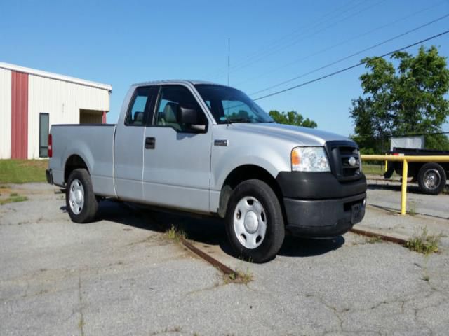 Ford f-150 extended cab pickup 4-door