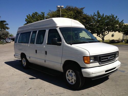 2005 ford e-250 double wheelchair base extended cargo van 2-door 5.4l