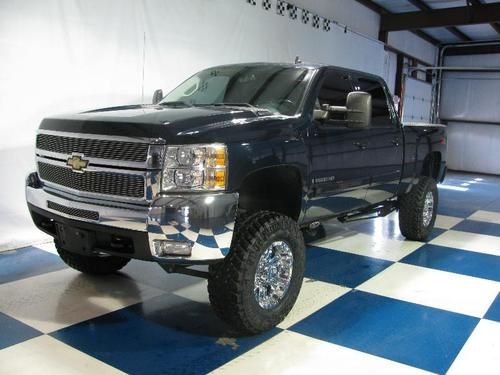 2008 chevy silverado 2500hd crew cab z71 ltz 4wd sb sunroof..lifted..6.6l diesel