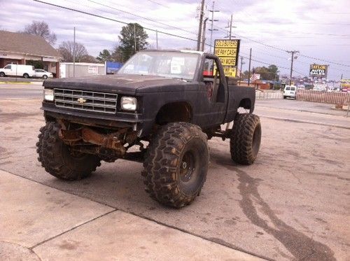 Chevy s10 lifted on 44s