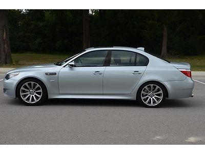 2006 bmw m5 v-10 smg 7-speed   navi  active seats 19" wheels   clean carfax