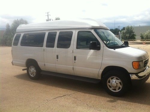 06 ford e series wheelchair accessible van low mileage excellant condition