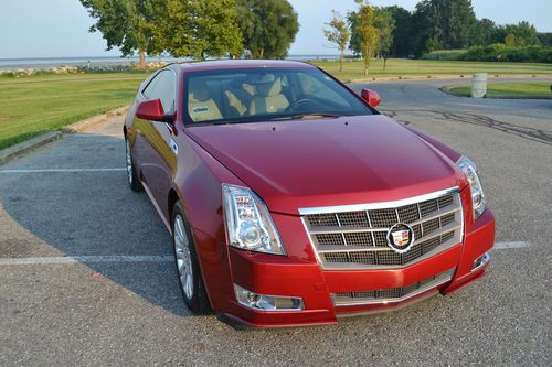 2011 cadillac cts-4 awd loaded leather/moon roof/ xenon only 13k no reserve