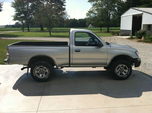 2000 toyota tacoma pre runner standard cab pickup 2-door 2.4l re-built title