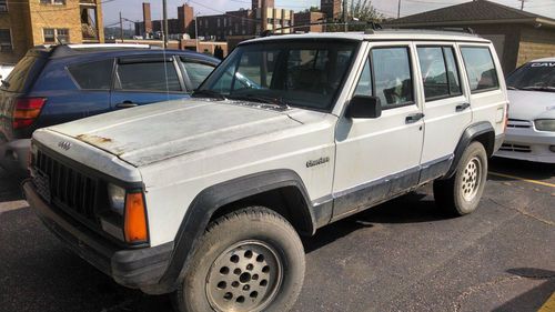 1993 jeep cherokee sport 248,728 miles have key starts &amp; runs no rear bumper