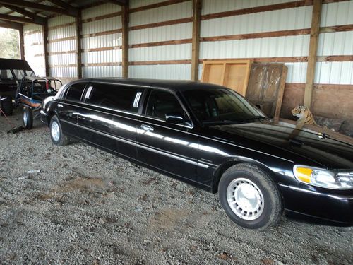 1999 lincoln limousine