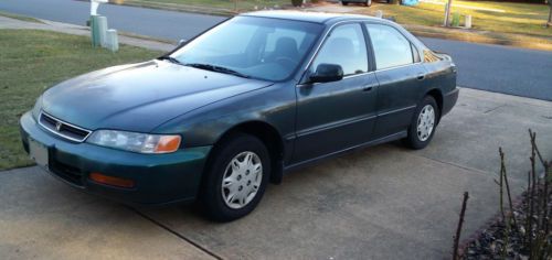 Mechanic&#039;s 1997 honda accord, 1 month warranty, clean,will run for 10 more years