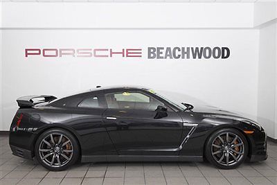 &#039;14 gt-r premium! only 1,700 miles!  nationwide shipping &amp; financing available!