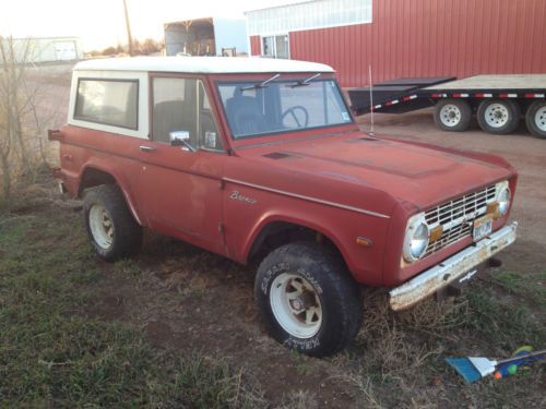 1971 ford bronco runs great, strong 302 v8, ready to be restored