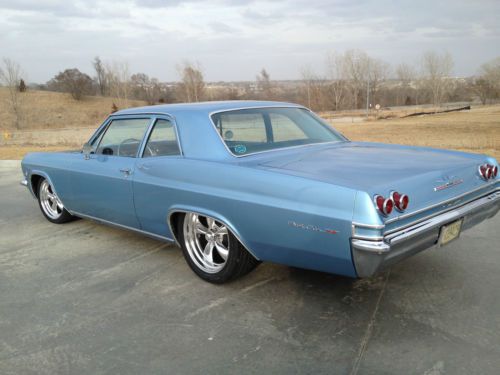 1965 chevy bel air 2dr post car. lowered sbc speed bench seat lowered 18&#039;s 20&#039;s