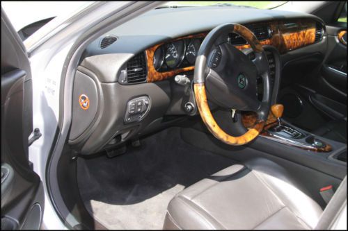 2004 Jaguar XJ8 Base Sedan 4-Door 4.2L, image 13