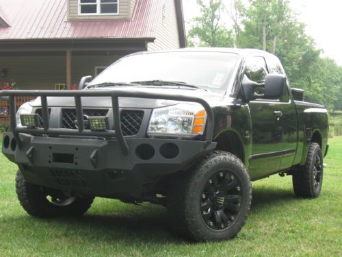 2004 nissan titan se crew cab pickup 4-door 5.6l