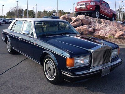 Collectors pre-owned clean antique luxury 4dr 1994 rolls royce silver spur
