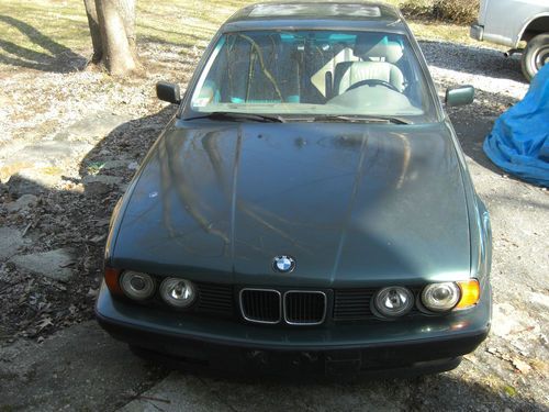 1993 green bmw 528i for parts only, running condition