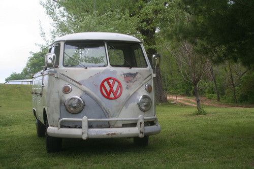 ****1966 volkswagen single cab truck.  run and drives great!!! no reserve****