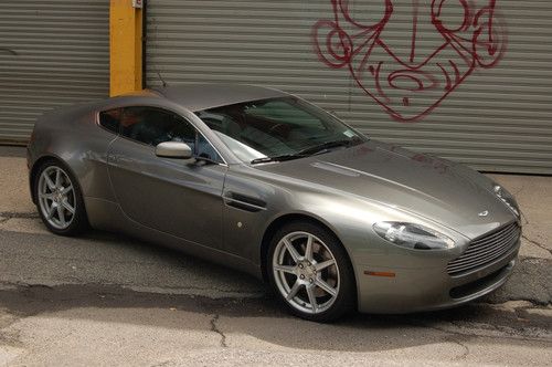 Aston martin v8 vantage, 6 speed manual, prem sound, nav, alcantara **stunning**