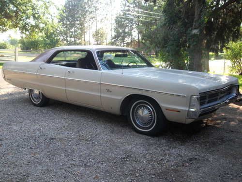 1971 plymouth fury gran coupe very nice and in good condtion 33k original miles