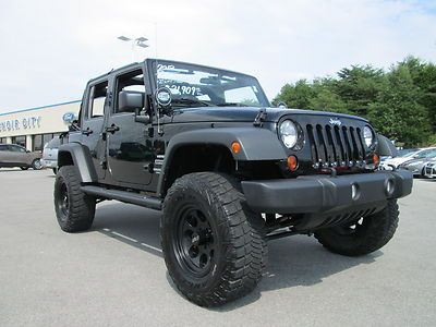Mojave jeep auto 4x4 4 door goodyear mt/r cloth sirius aux in soft top 3.8 v6