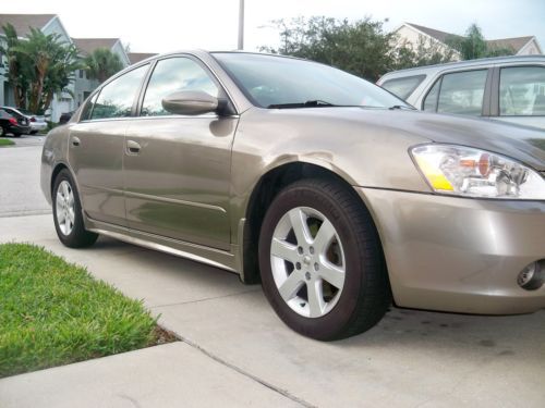 2003 nissan altima s 4-door 2.5l automatic $3400 obo well kept call or text now