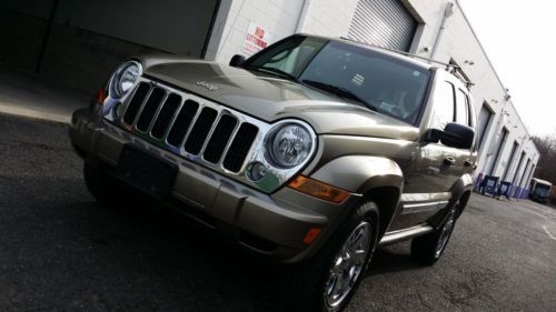 2005 jeep liberty 4x4 limited - chrome rims - sunroof - 25k miles! no reserve!