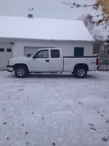 2004 chevy 1500 extended cab 4x4 v8 69,300 miles no reserve