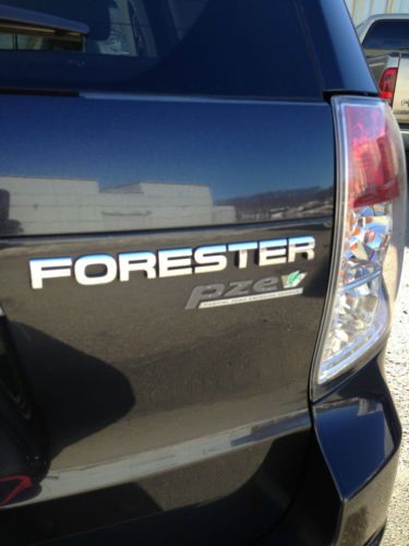 2010 subaru forester 2.5x premium, 48k, dark gray, super clean, sunroof, extras