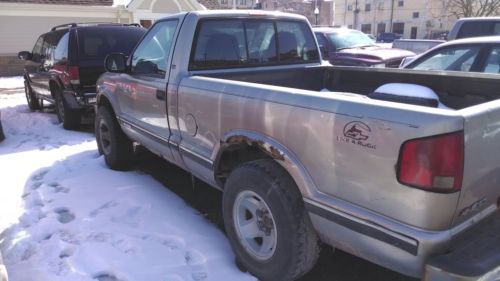 1998 CHEVY S10 4WD 246,570 MILES HAVE KEY NO START    RUST RUST RUST, image 5