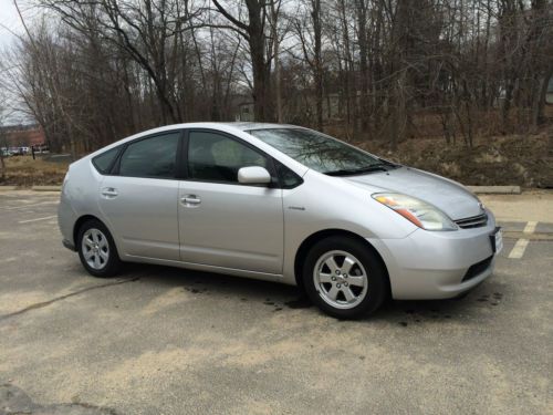 2007 toyota prius electric/hybrid  * back up camera * up to 60mpg *no reserve