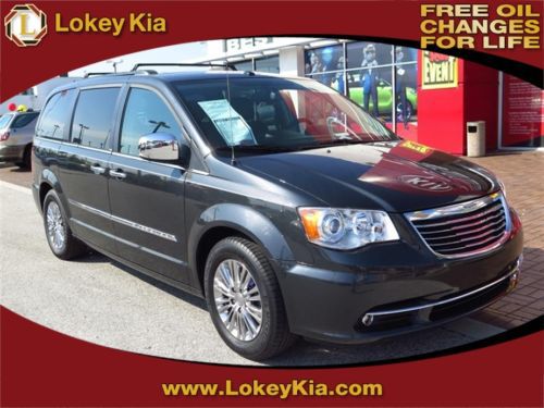 2011 chrysler town &amp; country limited