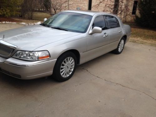 2005 lincoln town car signature l sedan 4-door 4.6l