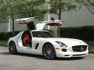 2013 mercedes benz sls 63 amg gt coupe.