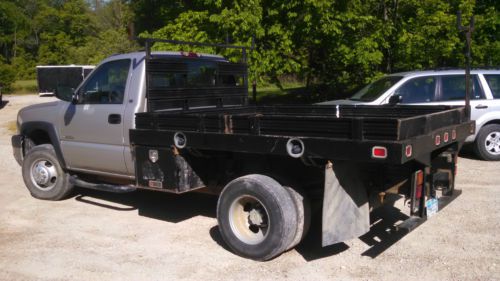 Chevrolet 3500 /1 ton dually flat bed truck