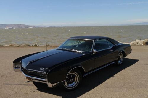 Beautiful 1967 buick riviera triple black original condition. black plate ca car