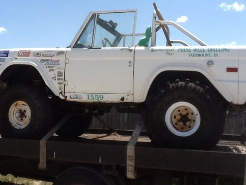 1970/77 bronco 4x4 race truck not cut up beed in barn for 10 years