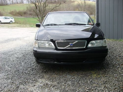 2000 volvo s70 base sedan 4-door 2.4l