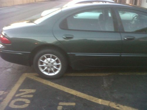 45000 miles green good condition 4dr chrysler concorde no title parts car