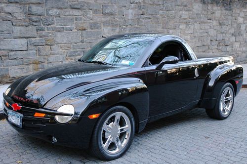 2003 chevrolet ssr base convertible 2-door 5.3l