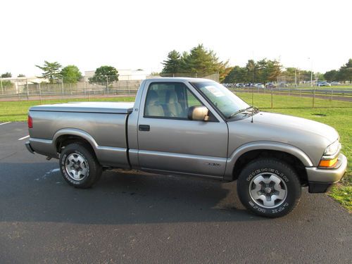 2000 chevrolet s10 ls 4wd 6 foot bed   (low reserve)
