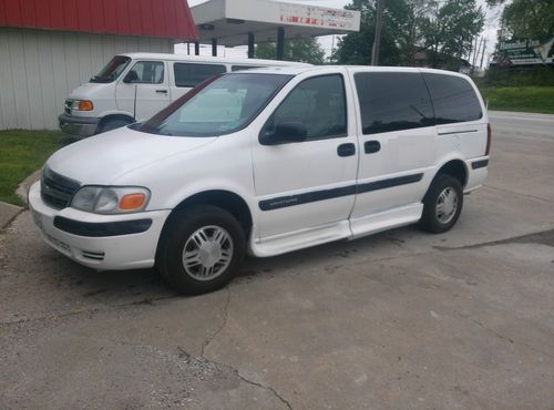 2005 chevy venture with hide-away wheelchair ramp