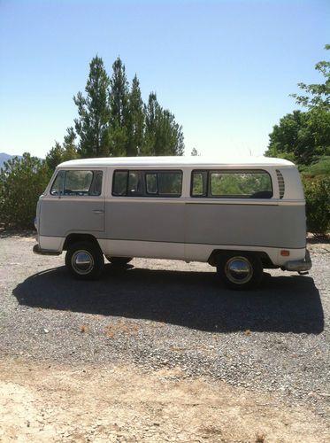 1970 volkswagen vw bus transporter van bubble window