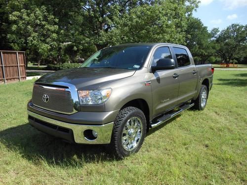 2012 toyota tundra crewmax 4-dr pickup 5.7l 4wd toyota sport series tss edition