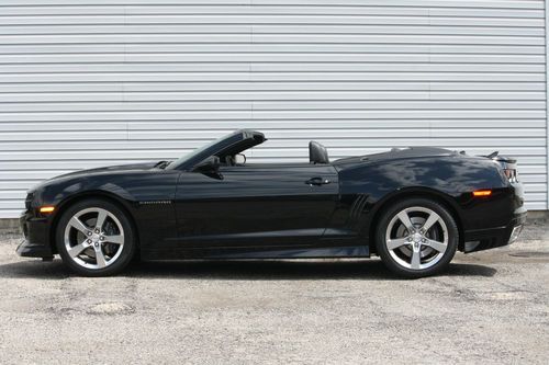 2011 chevrolet camaro 2ss convertible black like new 1780 miles! one owner