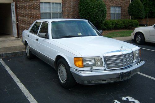 1989 mercedes - benz  300 se sedan 4 door white