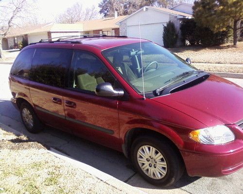 Chrysler town&amp;country low miles one owner