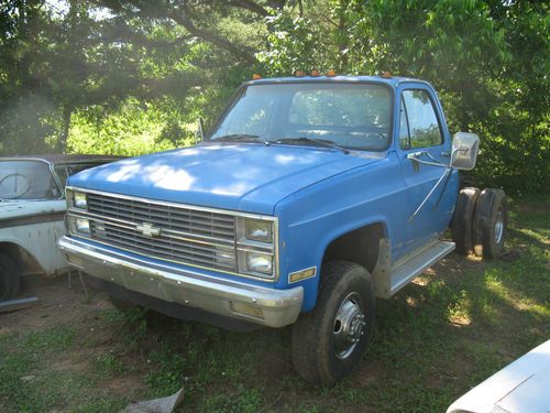 1984 chevy 4x4 dually, cab/chassie 454,3speed  manual trans with low gear,pto