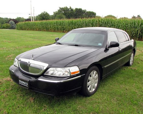 2005 lincoln town car executive l sedan 4-door 4.6l